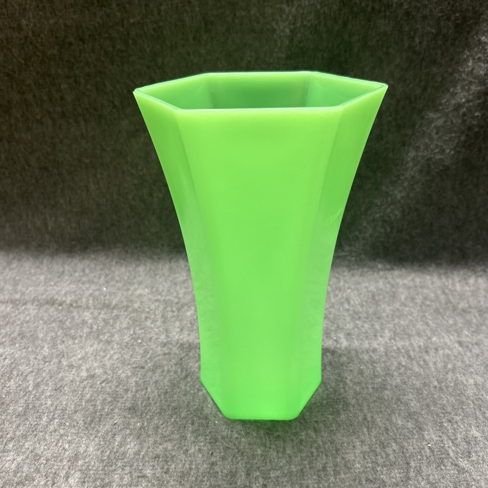 Vintage Diamond Line Flower Hexagonal Vase Neon Green Model‎ 43-1992 USA Made 8"